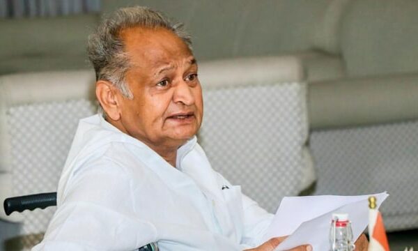 अशोक गहलोत के मंत्री राजेंद्र यादव के ठिकानों पर छापेमारी, मिड डे मील घोटाले में ED का ऐक्शन