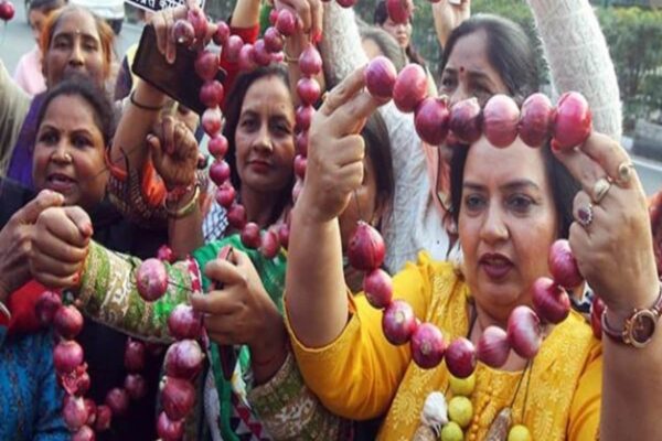 प्याज का इलेक्शन से क्या है कनेक्शन? महंगाई की पिच पर कई सरकारों को कर चुका है क्लीन बोल्ड