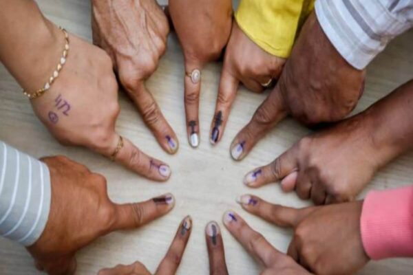2024 में मुश्किल है 'एक देश एक चुनाव'? EVM की गिनती में उलझा ECI, मांगा समय