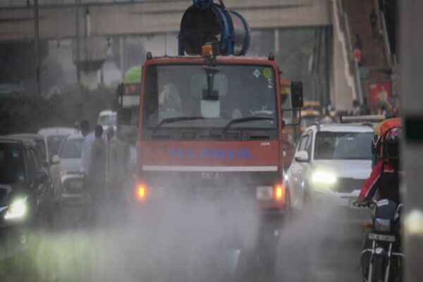 Delhi Pollutions: दिल्ली में सांसों पर पलूशन का पहरा, कड़ी हुईं पाबंदियां; ग्रैप-4 पर क्या हुआ फैसला?