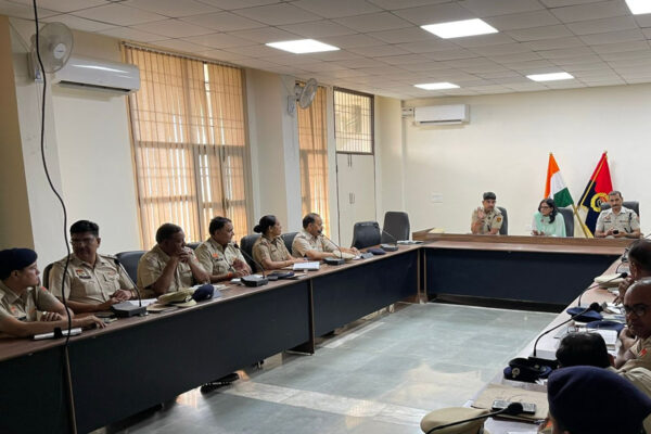 लोकसभा चुनाव मध्य नजर शराब तस्करी पर रोक हेतु आबकारी विभाग के अधिकारियों साथ पुलिस ने की संयुक्त बैठक